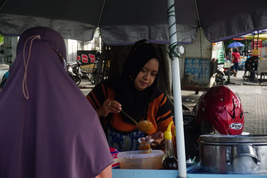 Kami Melayani di Alun-Alun Selatan
