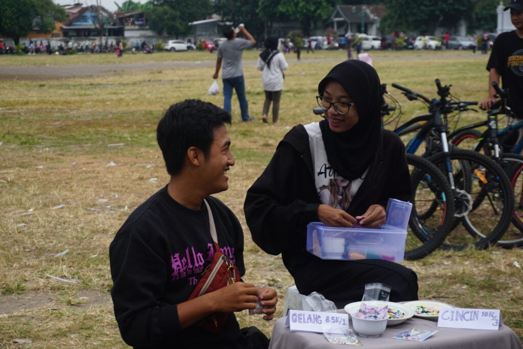 Merajut Asmara di Alun-Alun Selatan